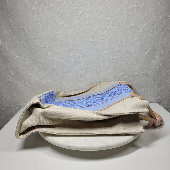 Vineyard Vines Blue and Tan Tote Bag - Picture 11 of 16